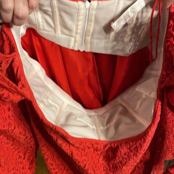 Red blouse - Picture 2 of 3